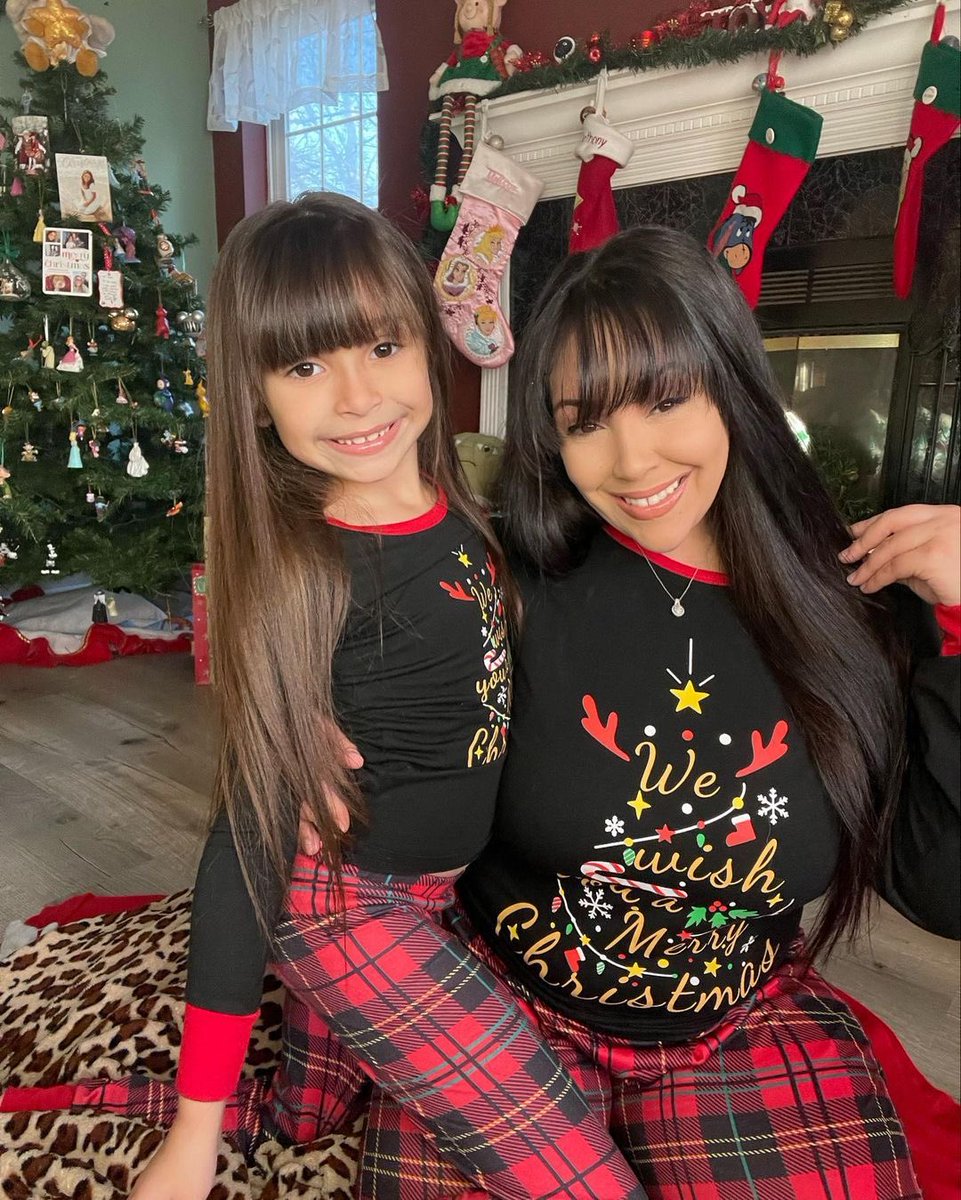 _therealcece_'s tweet image. ℳℰℛℛ𝒴 𝒞𝒽𝓇𝒾𝓈𝓉𝓂𝒶𝓈 🎄❤️🎁😚💋