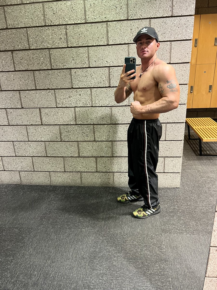 Merry Christmas, had to get a quick christmas pump 😏