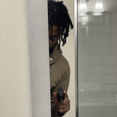 T V N D R A tweet media