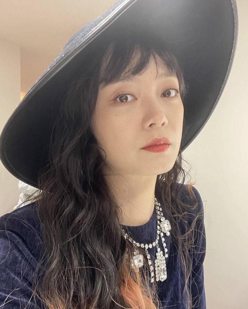 kdramaTnT's tweet photo. Somin in a hat. Absolutely stunning ✨💫

#JeonSoMin #전소민 https://t.co/0w7iFvjsGg