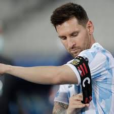 Pelusa10Eterno's tweet photo. Mirá si por venerar a uno voy a dejar de ser feliz con el otro...

Los capitanes de los días más felices.

#DiegoEterno https://t.co/upbgdPG2WH