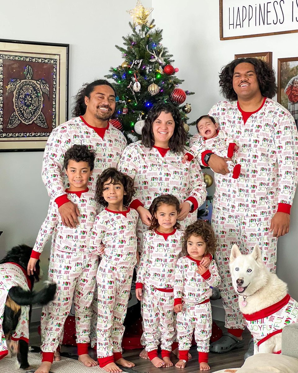 mccallpomee's tweet photo. мerry cнrιѕтмaѕ 🎄

From our tribe to yours, I hope your holiday was as good as ours! We’re grateful for the birth of our Lord and Savior that we celebrate today ❤️

#tinytribe #FOE #weallweneed https://t.co/rBZGQ2ZYjV