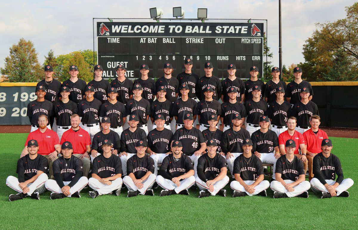 BallStateBB's tweet image. Merry Christmas and Happy Holidays from our family to yours

#ChirpChirp x #WeFly