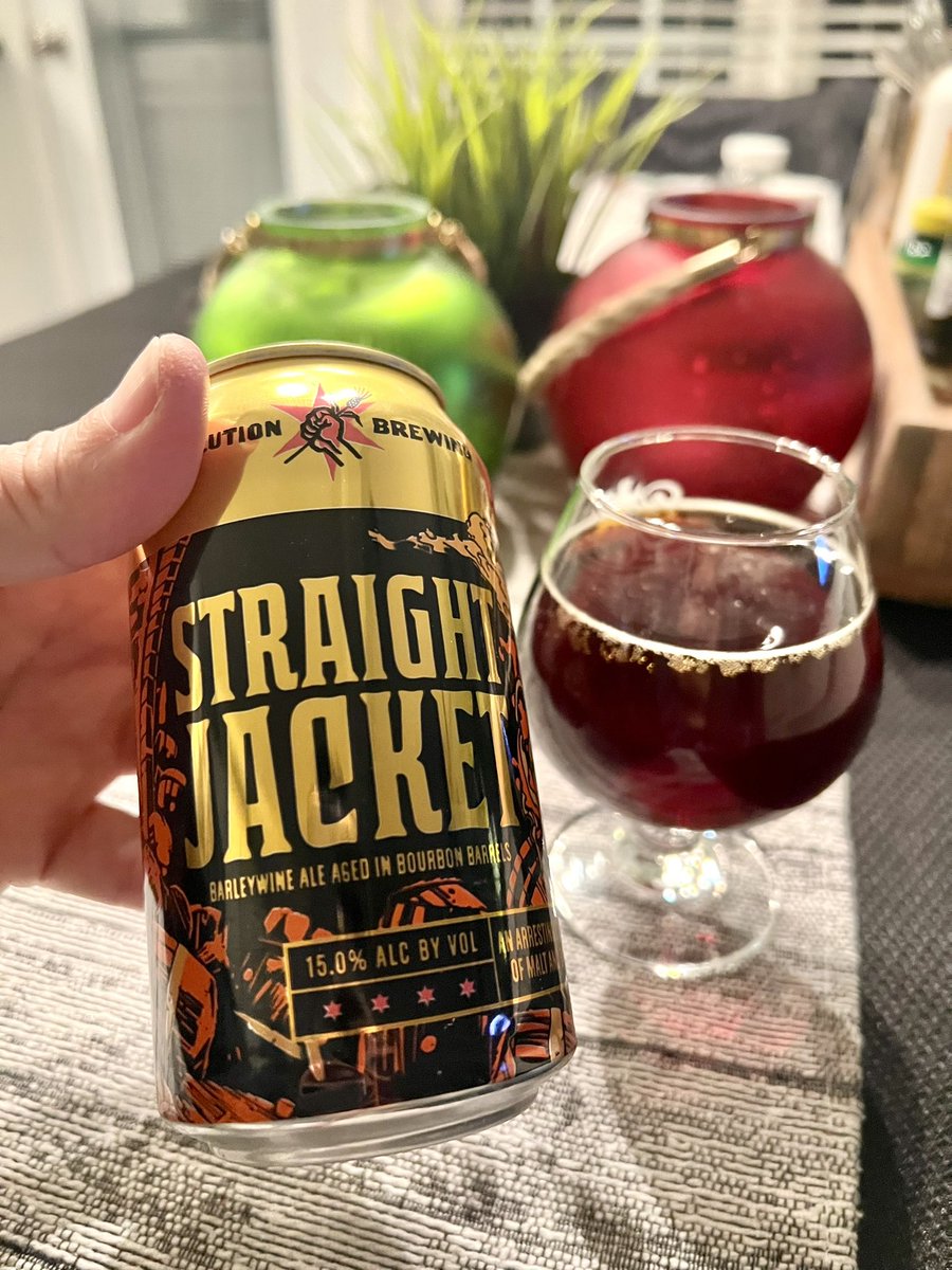 Wrapping up the holiday🎅🏻🎄❄️ w/this real solid BBA Barleywine 15.0% ABV 💣💥#StraightJacket brewed by @RevBrewChicago  @RJellyman @arreguin_chucho @BenschopElroy @ManvsAle @qblacklock 
#MerryChristmas #FelizNavidad2022 #craftbeer