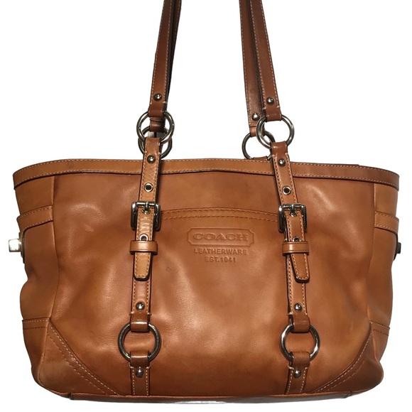So good I had to share! Check out all the items I'm loving on <a href="/Poshmarkapp/">Poshmark</a> #poshmark #fashion #style #shopmycloset #bonobos #farmrio #coach: posh.mk/XJMudvoL3vb
