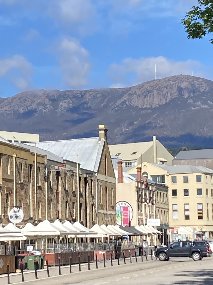 MemoryandWit's tweet image. Glorious Hobart: wonderful weather for buildings and boats accompanied by the bells of St David’s. Boxing Day bliss.