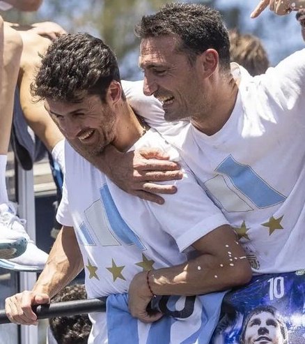 whokenvbi's tweet photo. abro hilo de fanfics aimaloni/scaimar https://t.co/pNeYqWvdwC