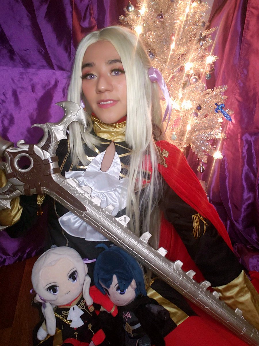 TerravonRiegan's tweet image. Before the day is over, here's some Edelgard Fire Emblem
Merry Christmas😊