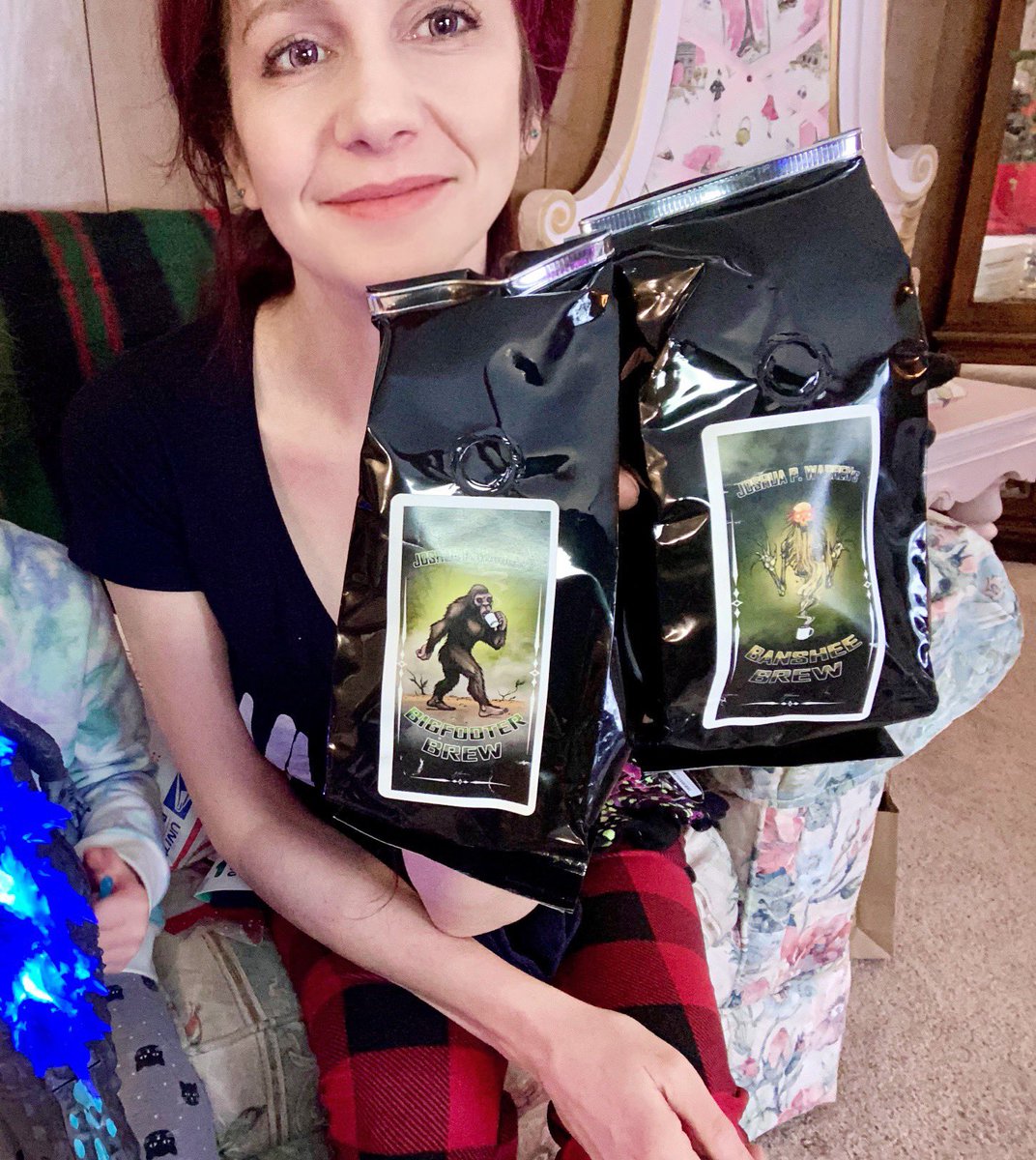 Grave_Knocker's tweet photo. I WAS good this year, here is my proof! Coffee by @joshuapwarren gifted by my husband 😊 https://t.co/qmxMNPbhEV