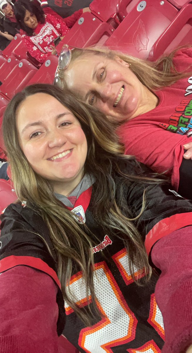 kassgran's tweet photo. Flew From NoDak to celebrate Christmas in style! #BirdCityFootball https://t.co/0JW0mrMawm