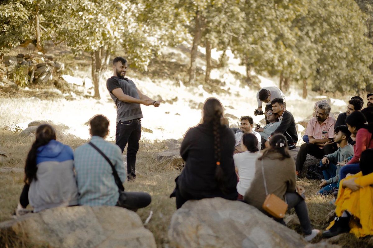 projectbatauli's tweet photo. We all have a story to tell ❤️
and at spandan we had an amazing story session with eager listeners.
😇
#spandan2022 #projectbatauli #batauli #storytelling #villagefest #stories #villagelife #naturelife https://t.co/9MiwqbMhxS