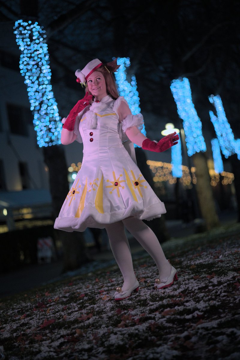 Justcoscosplay's tweet photo. ✨💖🎄💖✨
Seasons Greetings from Pasio
•
•
📷 @CospixNet
Cosplay and edits: @Justcoscosplay
•
•
#pokemonmasters #PokemonMasterEX #pokemonjasmine #pokemonjasminecosplay #pasio #christmascosplay https://t.co/3F4kwVyfTt