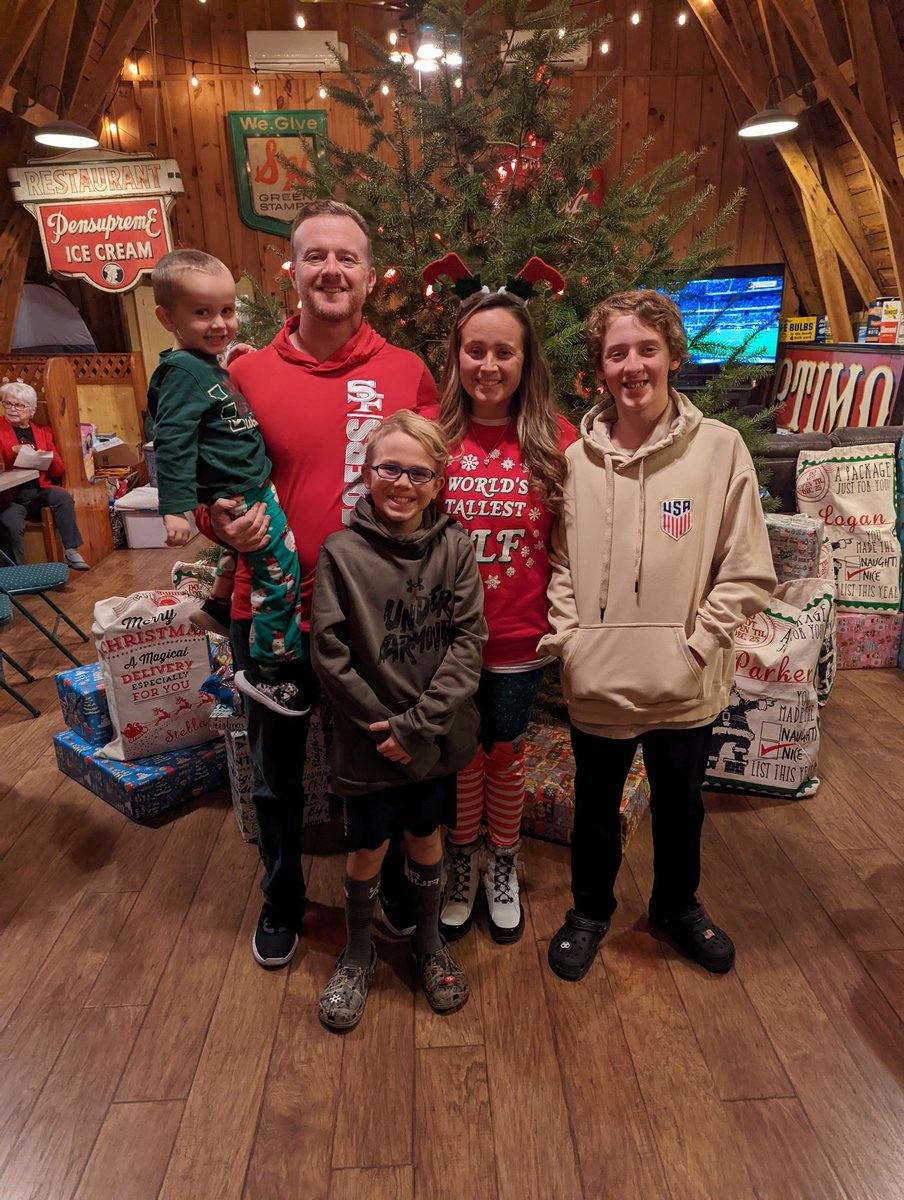 Blessed beyond measure. Merry Christmas friends! 🎅🌲⛄🎁🦌