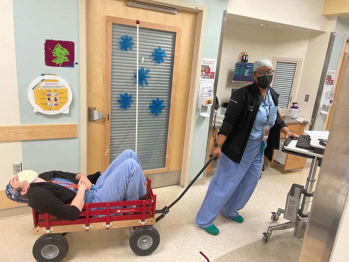 OfficiallyHA's tweet image. Merry Christmas rounds from 2/5 of your favorite @IU_PedSurg team