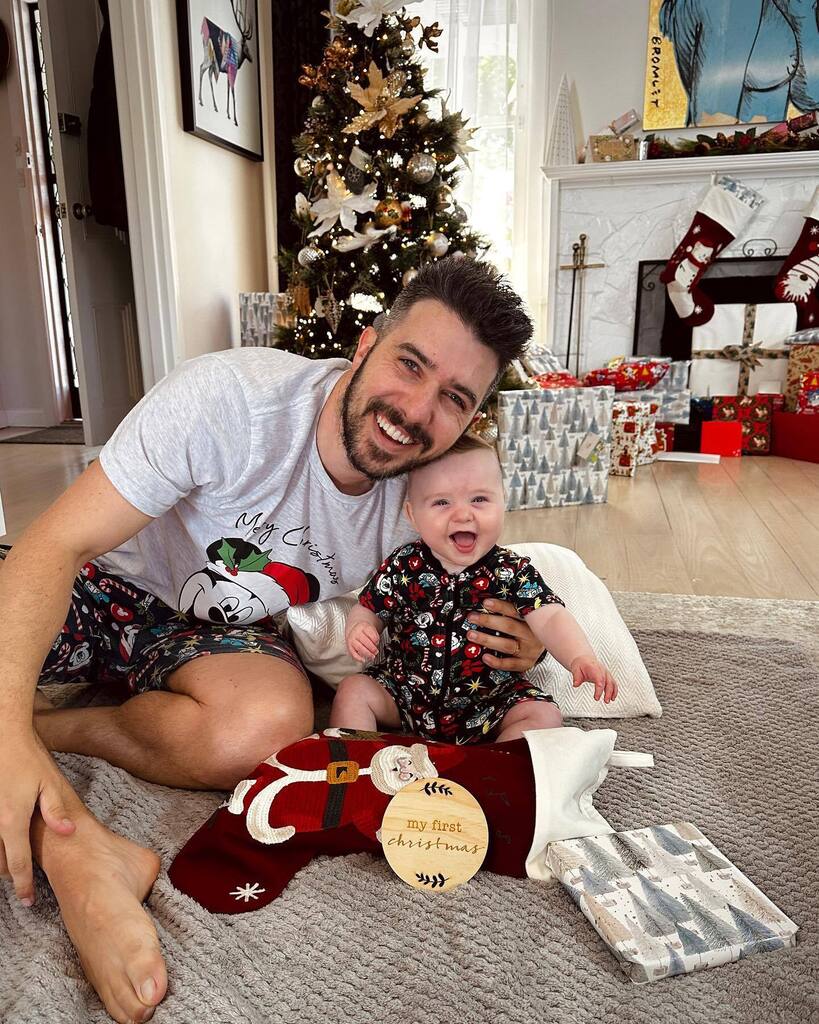 1st Christmas down for Little Chicken Nugget Jesse > 99 to go! 🎄 🎅🏻 grateful for my family ❤️ @stlilj @martincopping <a href="/tashy89/">Tasha Hadland</a> <a href="/ivancacic/">Ivan Cacic</a> @shirleyfry76 @lilja_carmen @kglilja <a href="/bazzaboy1983/">Jordan Barry</a> @gordanaimario @gordanaimario