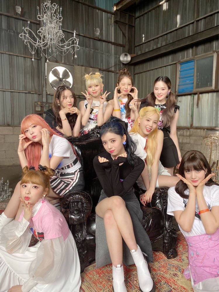 221226 | NEWS! NiziU is set to release their first Korean album in