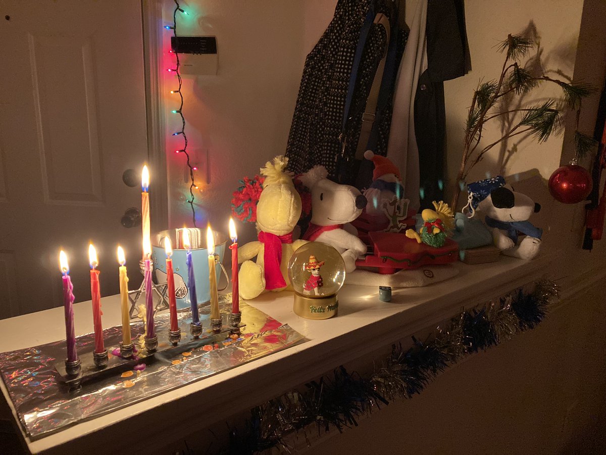 SBrownReports's tweet photo. May your holiday season and new year be LIT. https://t.co/aIpjFq8vT6