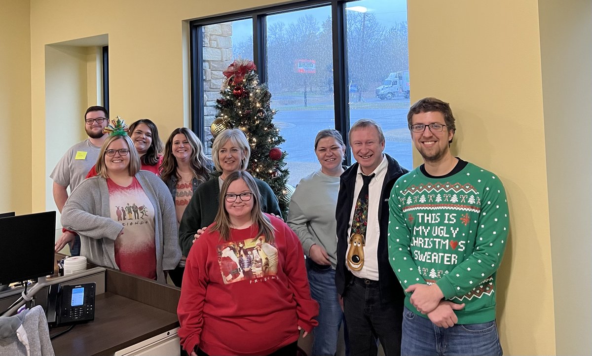 LLFreight's tweet image. Merry Christmas and Happy New Year from L&amp;amp;L Freight Services Inc.