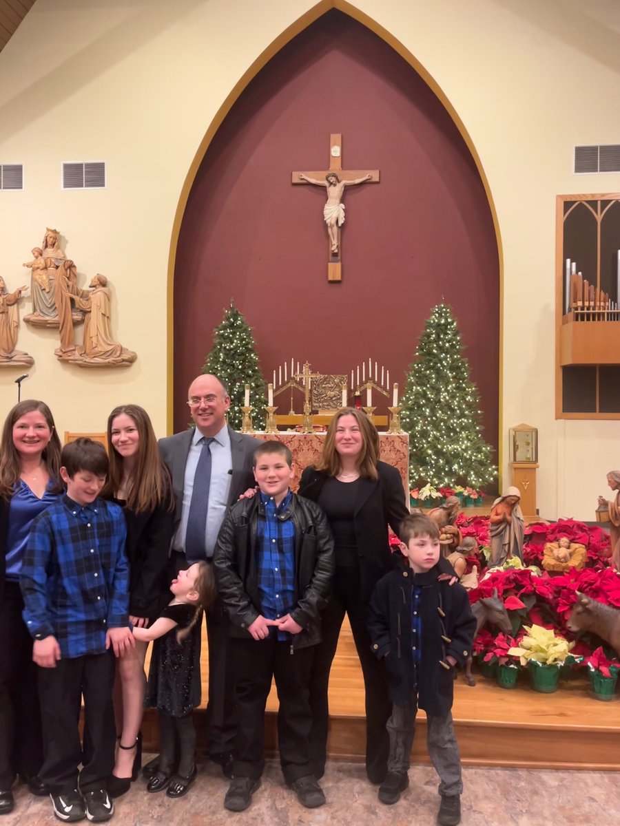 MariaCMorrow's tweet photo. @GabrielSaidR @kalliend3 Beautiful picture! Merry Christmas! Funny thing with our post-mass photo was we were there ready to take the picture and realized our 8 year old had gone outside. So he’s not in the pic! #largefamilyproblems https://t.co/wF4q4xGf3t