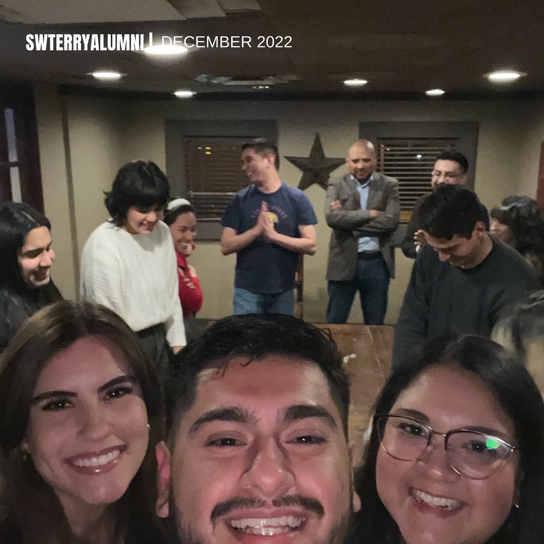 SWTerryAlumni's tweet image. MERRY CHRISTMAS 🎄🌟🎁 

The TSAA Southwest Chapter wishes you happy holidays! And thank you to all the members who attended our annual Thanksmas celebration! 🌟