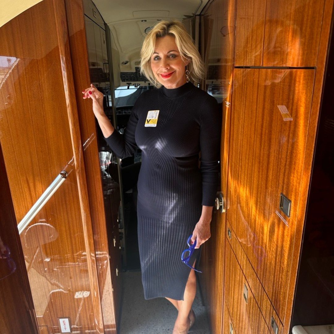 SharonWilliams_'s tweet image. What&apos;s better than hoping on your clients private jet!

#privatejet #dickerdata #fly #forbes #forbesaustralia #bombardierjet #luxury #experience