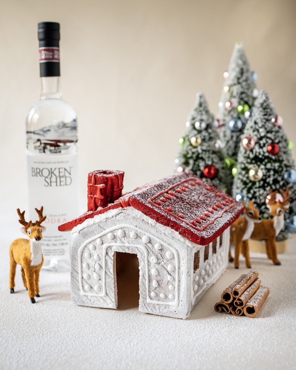 Where Santa's reindeers tread and fly, there's always a Broken Shed nearby.

 #MerryChristmas 🎄
.
.
 #BrokenShed #NZVodka #TheVodkaOfTomorrow#PremiumVodka