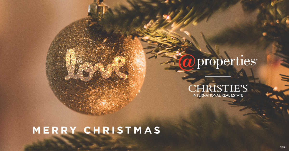kenbrealtor's tweet photo. From my family to those that celebrate, have a very Merry Christmas! 2022 was quite the year. ❤️ #KBSellsChicago #MerryChristmas #HappyHolidays #atpropertiesCIRE https://t.co/0MoyhkvU3W