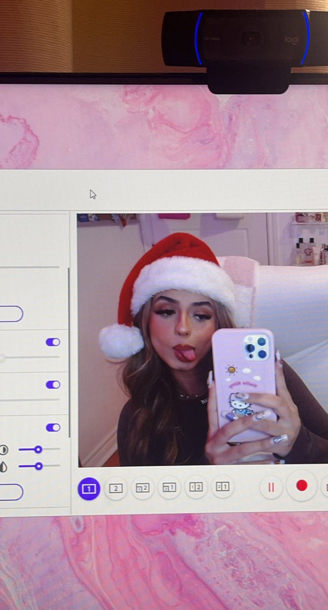 saleen on Twitter: "christmas stream !!! http://twitch.tv/saleenerz"