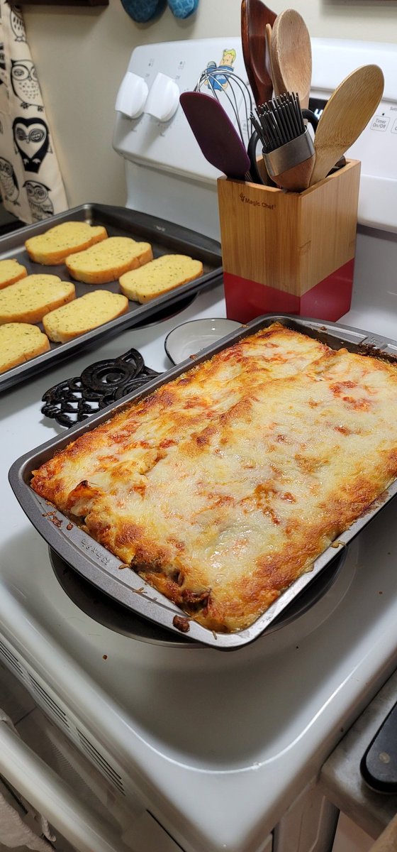 Imaghost22_'s tweet photo. Christmas dinner done right by me! A Sicilian woman!
#Christmas #ChristmasDinner #foodporn #photooftheday #sicilian #sicilianwomen #Siciliandinner #doneright #MerryChristmas #yummy #bestdinner #love #lasagna #Foodie #Food https://t.co/kmqXzKo1cZ