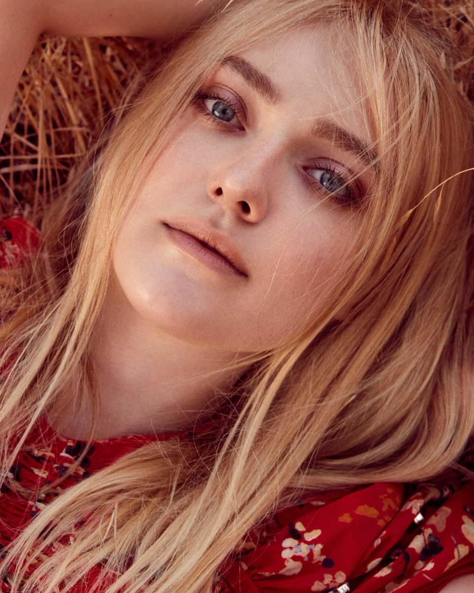 MiLadiesss's tweet photo. ❣️ Dakota Fanning ❣️ https://t.co/1Ee3rAWFIG