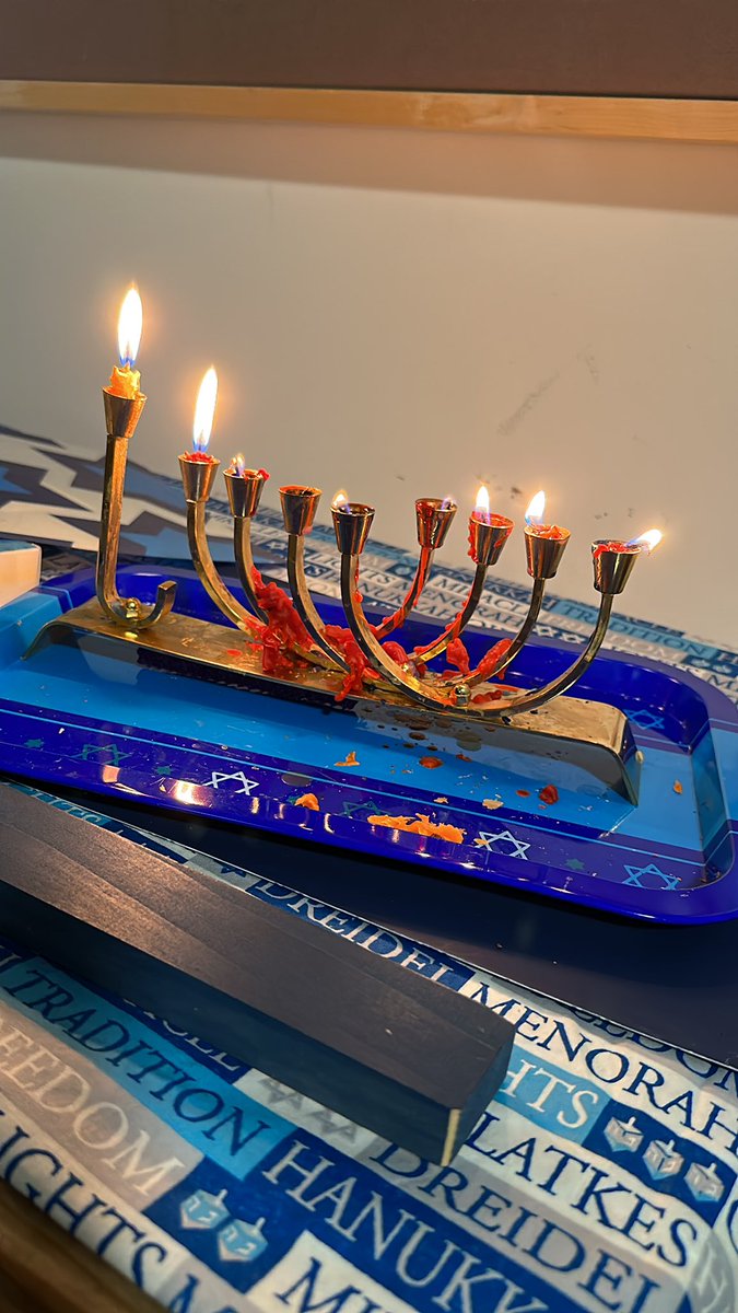 LAlupusLady's tweet photo. Candles are burning low…
#8thNight #Hanukkah https://t.co/Lw3yQB3cZF
