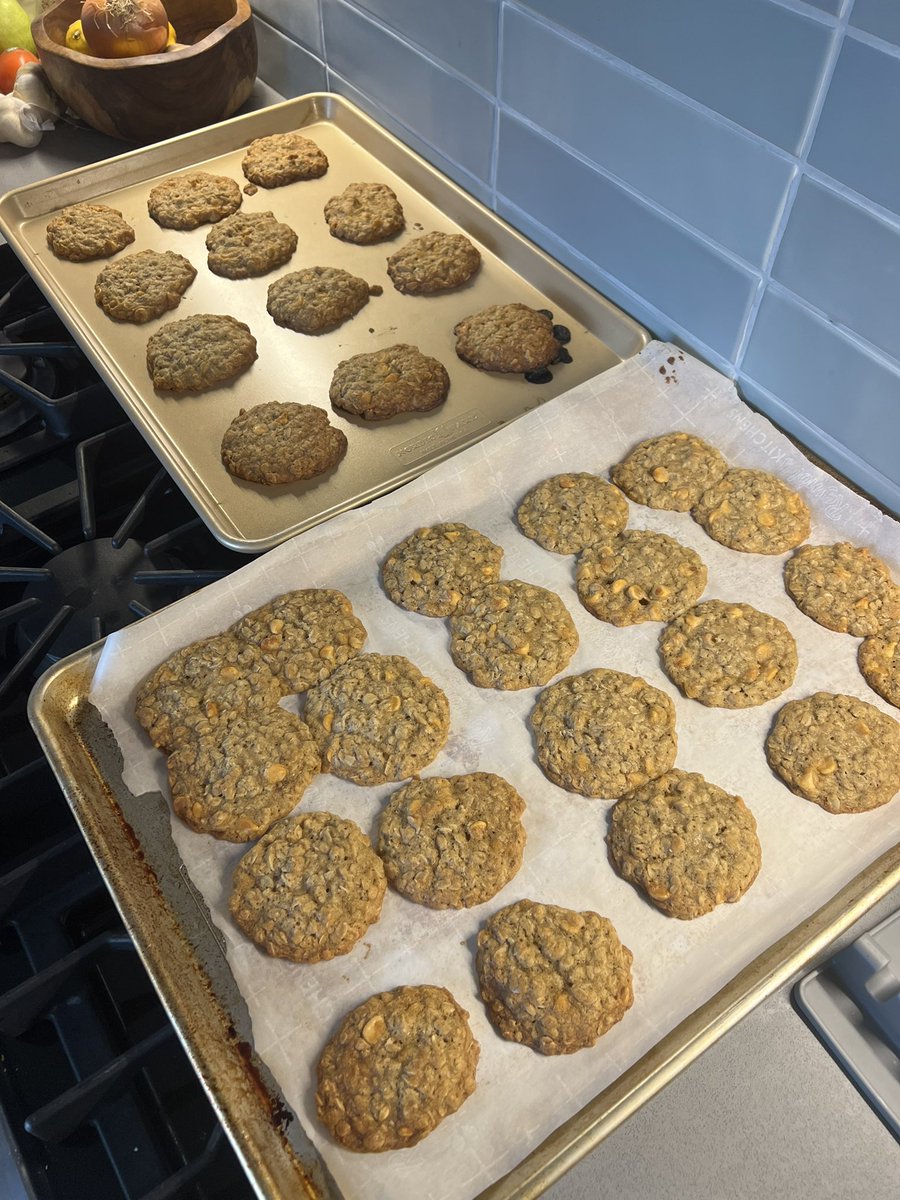 cblu's tweet image. Oatmeal Scotchies @DamonBruce