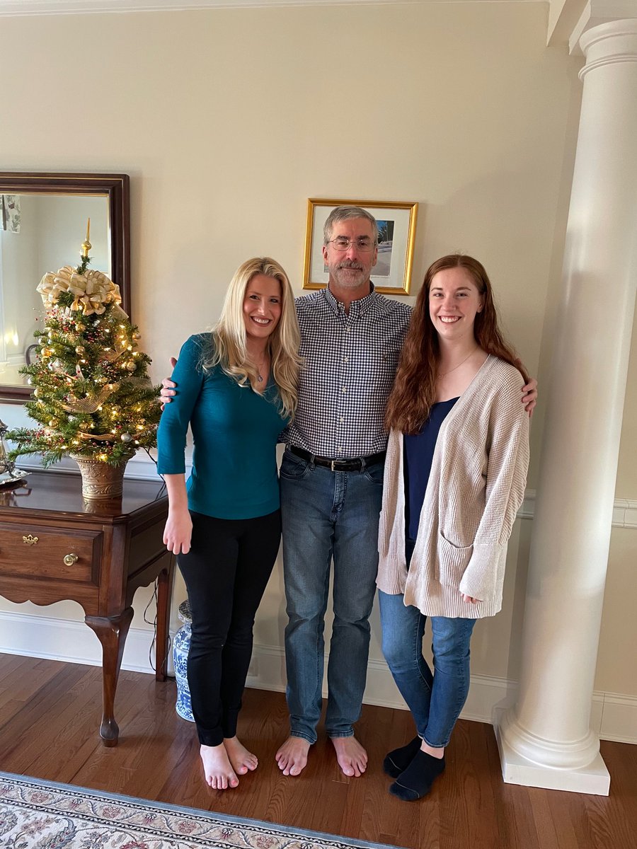 AmyApostolico's tweet photo. Merry Christmas 2022 🥰🎄🥳 https://t.co/eWUj5mIWUX