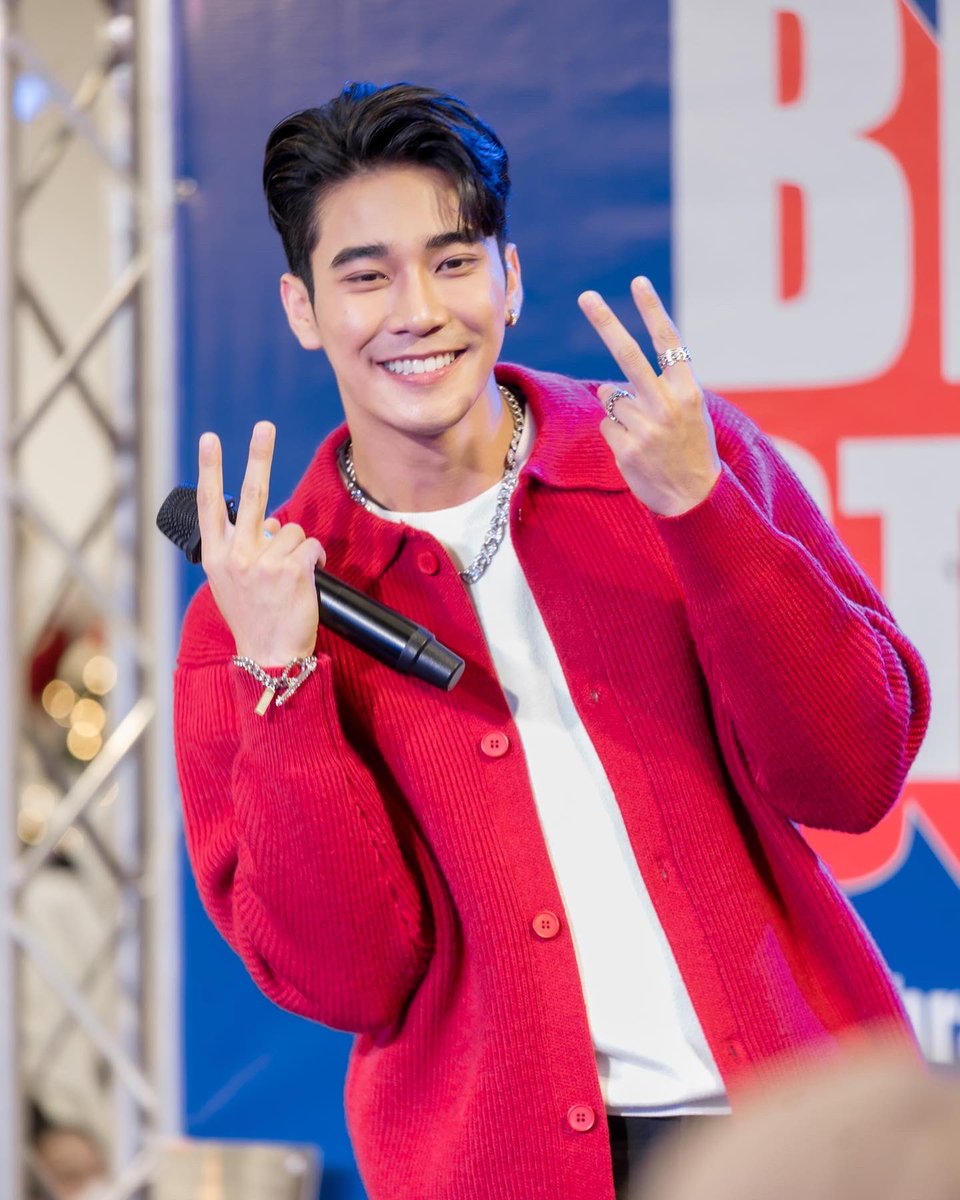 euroyswofficial's tweet image. Euro @ Big Step X10 Central Korat 😁 ขอบคุณ Heavy &amp;amp; Devy และศูนย์การค้าเซ็นทรัลโคราชสำหรับกิจกรรมดีๆแบบนี้จ้าา~  🙏🏻💖
.
#bigstepx10 #centralkorat #heavydevy 
#ยูโรยศวรรธน์ #euroyotsawat 
#eurofamily
( 📷 : @aorumm 🙏🏻 )