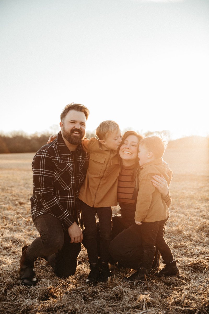 Kari Jobe on Twitter "Merry Christmas from the Carnes family!! 🧡"