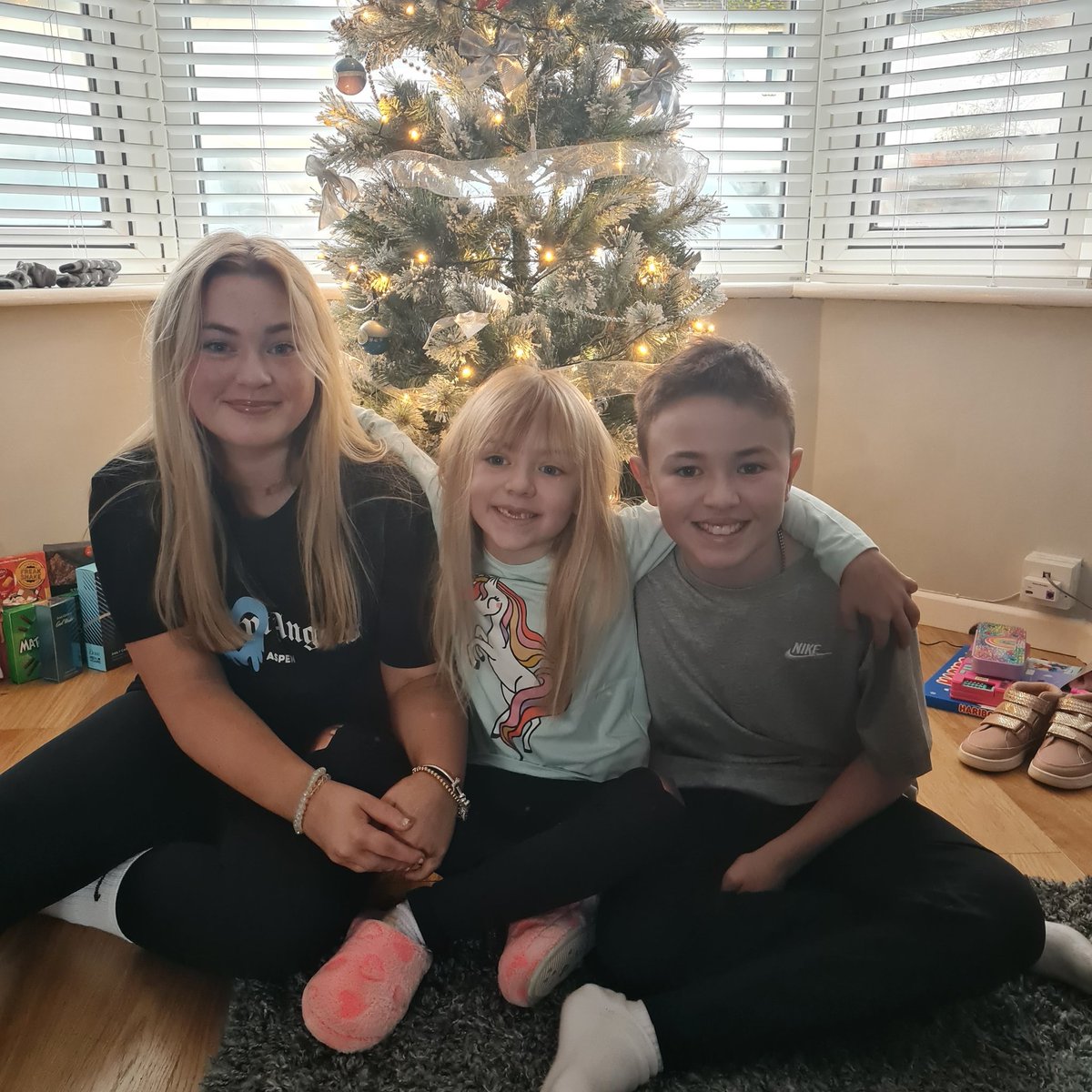 lbubb27's tweet image. Merry Christmas Everyone ❤️ 🎄💚