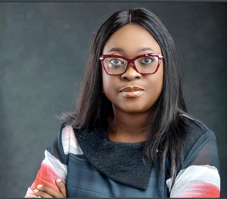 firstladyship's tweet photo. A lawyer, Mrs Omobolanle Raheem, was killed on Christmas Day by men of the Nigerian Police, Ajah Division. She was murdered on her way from Church in Ajah, Lagos. Bolanle was shot pointblank beside her husband. There is no justice in Nigeria, how can you have peace? 💔🕊 https://t.co/yhXmqSKTAa