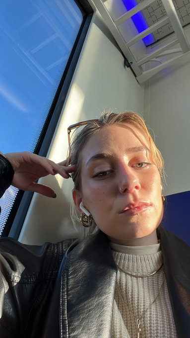 hot damn it&rsquo;s 8:45 and I&rsquo;m almost ready to leave cause I have a breakfast date to get to https://t.c<a href="/tag/mvsales"class="tags"><span>#mvsales</span></a>