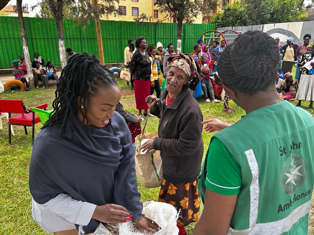 Prior_Ke's tweet photo. Our volunteers joined in various local campaigns to bring warmth,cheer and the holiday spirit in their communities this season. Wonderful π π
#TheseasontoGive
#InServiceToHumanity
#OneStJohn https://t.co/drxHMAXVIn