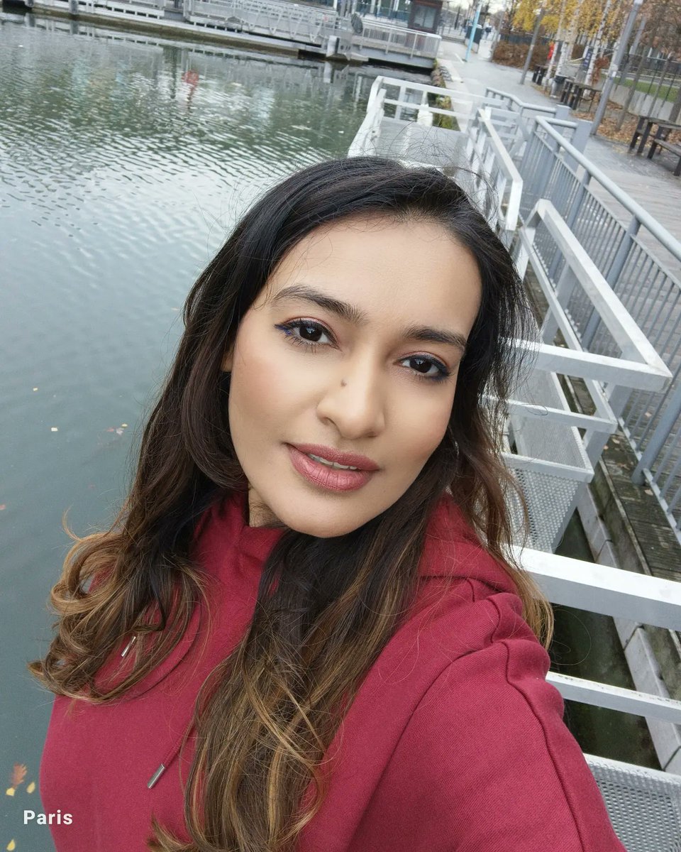 KSiddhiwala's tweet photo. Merry Christmas 🎄
Season of love, care and happiness ☺️

#khushbooinparis #keepupwithkhushboo #paree #France https://t.co/tRexr7CrD3