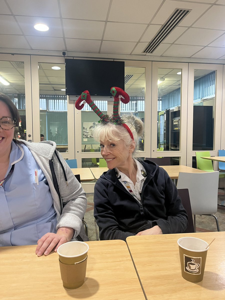 CharlottieOT's tweet photo. Happy Christmas. What a pleasant morning in work…🤶🏾🧑🏾‍🎄🎅🏾☃️🎄⛄️🍾#therapiesrule #OT #otlife #christmas https://t.co/IiZr23Ukyq