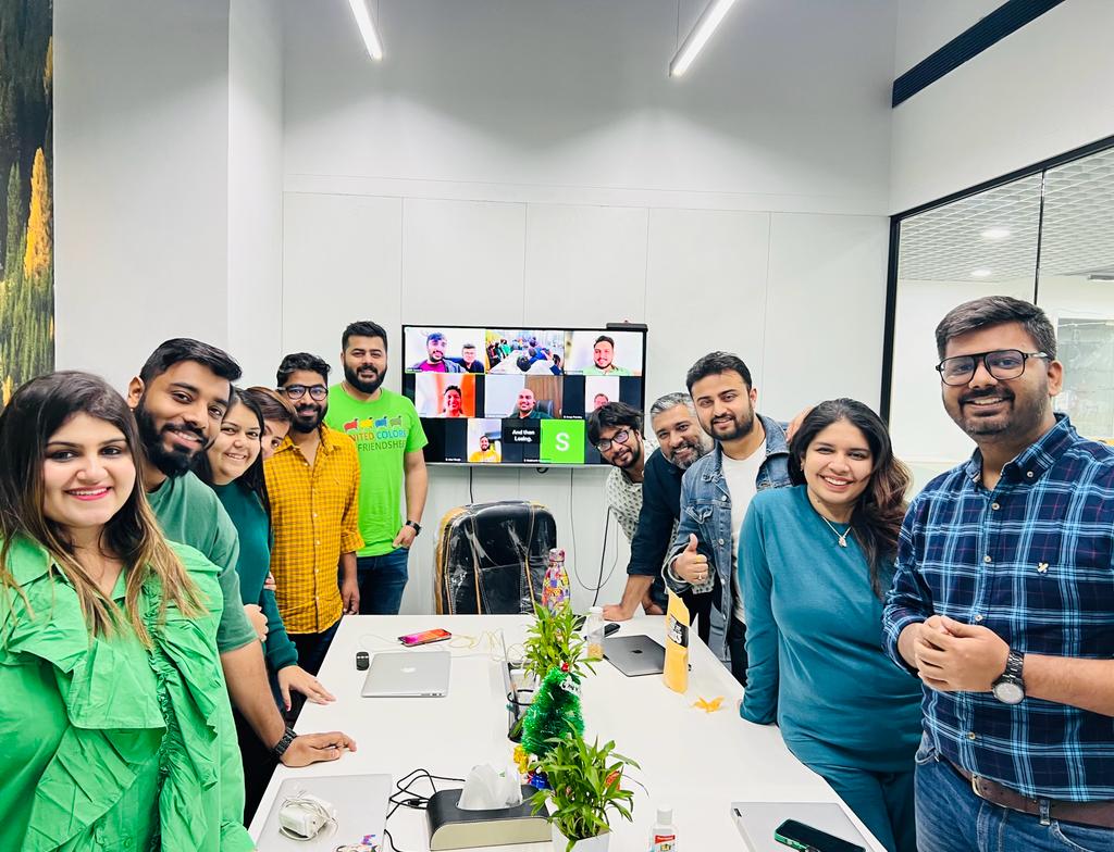 jatins0lanki's tweet photo. As we head towards the end of this year and celebrate Christmas - we screened TVF Pitchers for our team members in office celebrating the struggle, hardships & spirit of entrepreneurship ππ
#team #teambuilding #entrepreneurship #christmas2022 #newyear2023 #expertrons https://t.co/667Tx66L3t