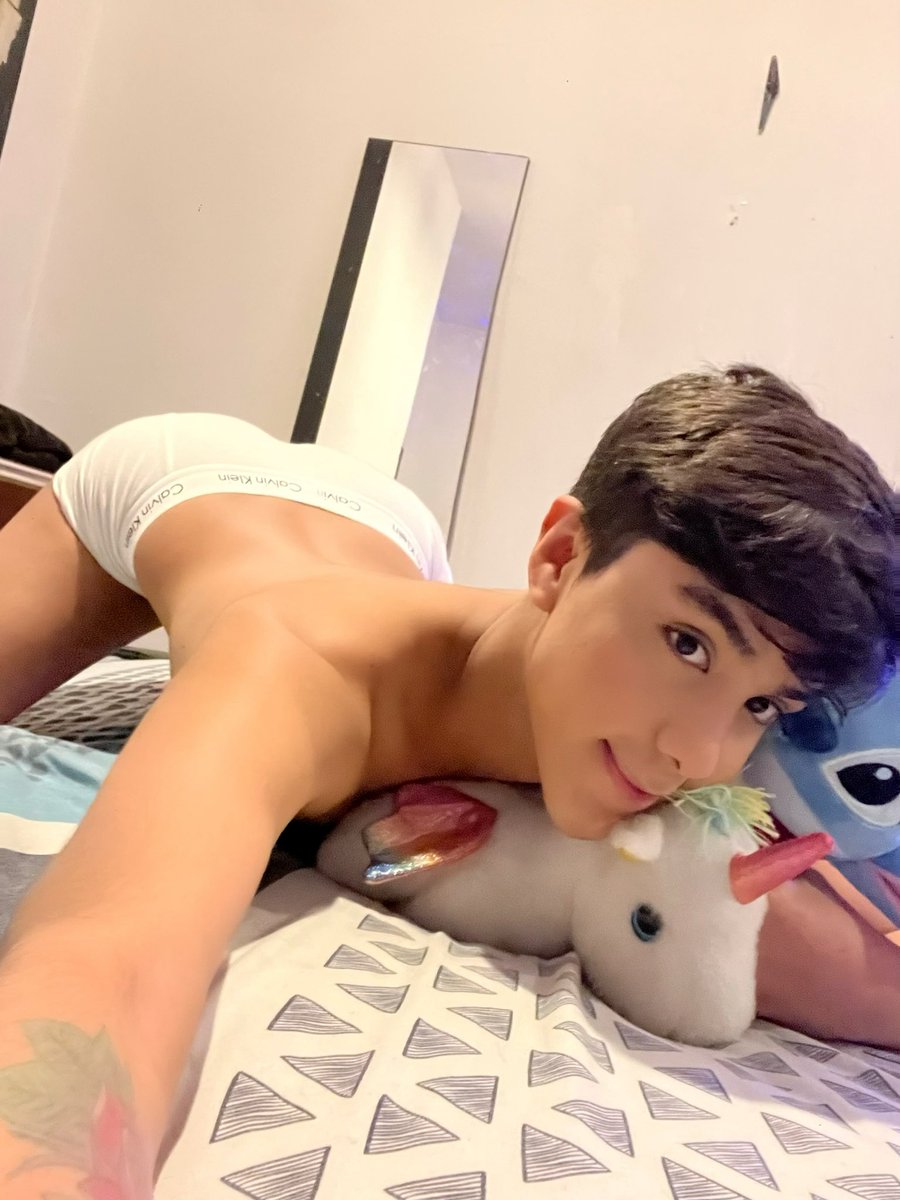 Valentino2589's tweet photo. I’m back guys💦😋 https://t.co/WCearJQtg0