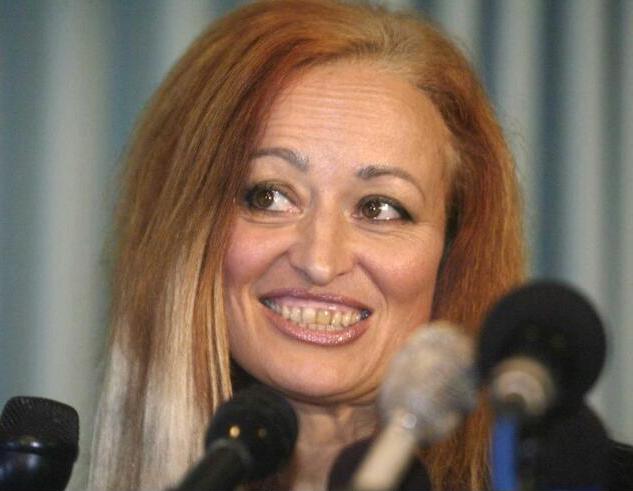 mariobianchi18's tweet photo. Il #26dicembre 2002 la scienziata raeliana francese #BrigitteBoisselier dichiara che la #Clonaid ha ottenuto il primo di 5 presunti bambini clonati, Eva, da una cellula della pelle materna. Tuttavia Boisselier non ha portato alcuna prova documentale dell'avvenuta clonazione. https://t.co/PuSUOtmDLS