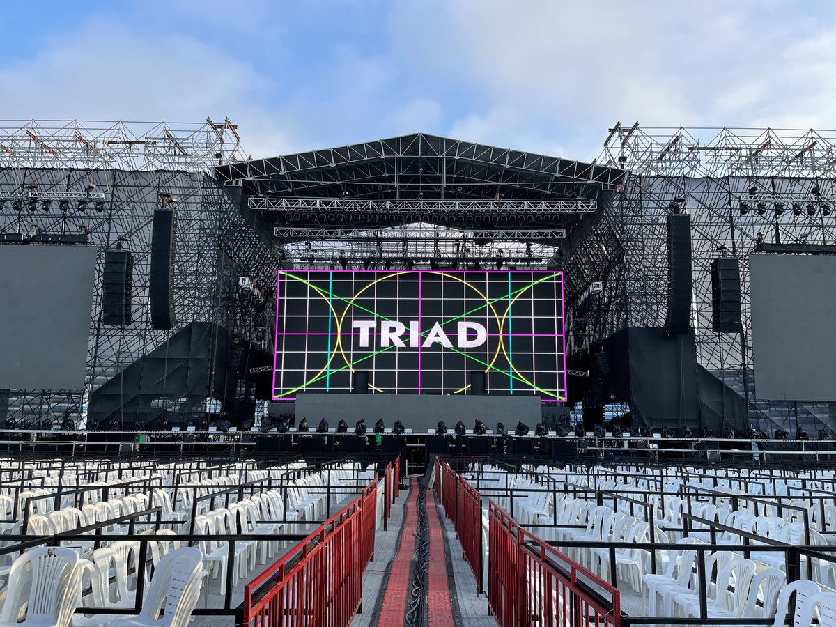novastartech's tweet photo. NovaStar #J6 #MCTRL4K project with Triad Producciones S.A.S in #colombia 🥳
What's better than a party? 🤩
Follow us to know more visual projects! 👏
#novastartech #party #festivel #concert #led #ledsolution #4k #LED #ledsolution #solutions #visual https://t.co/tjw97M0cRO