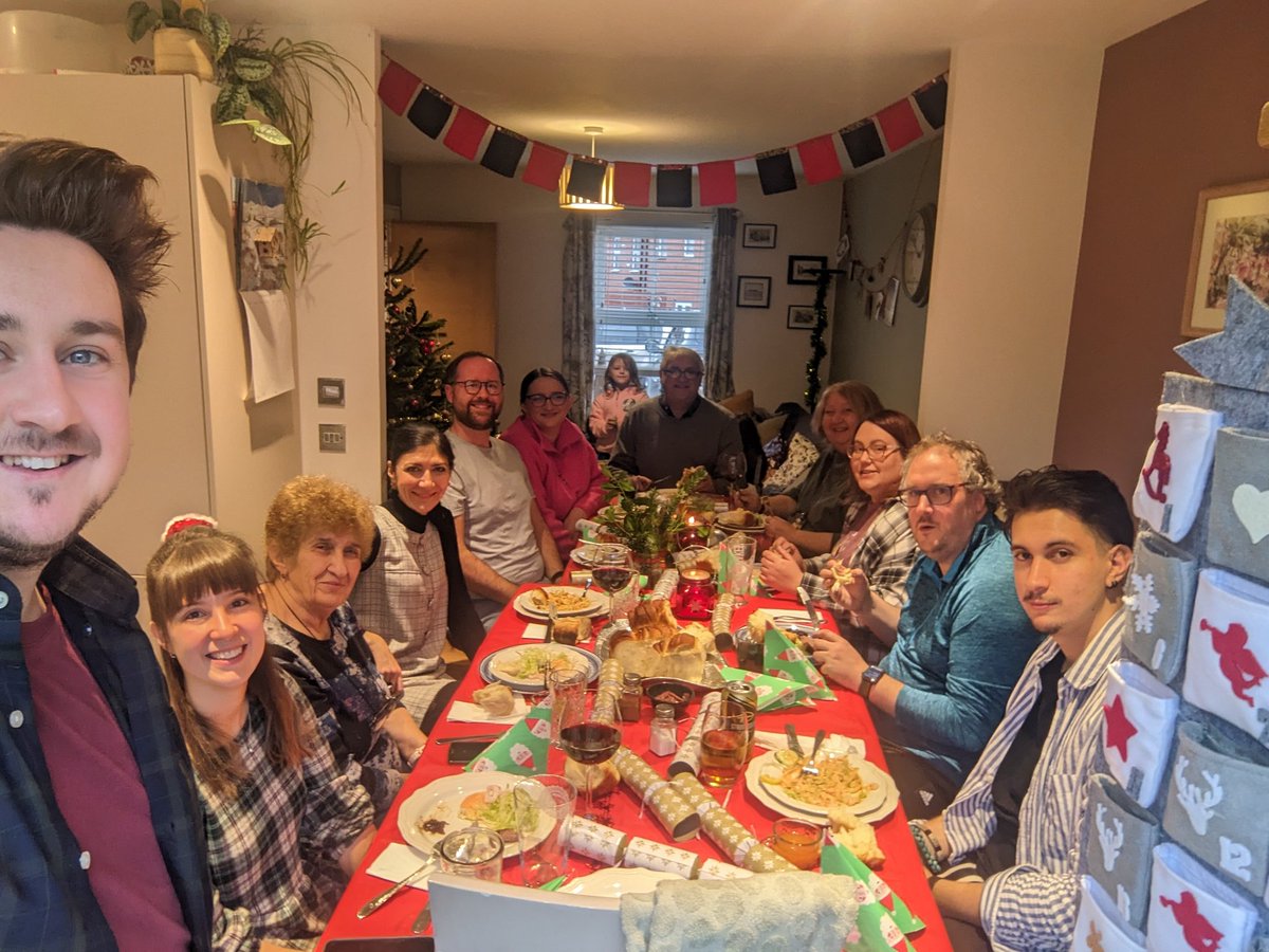 SamCramphorn's tweet photo. #compactchristmas https://t.co/bSOf3GupWa