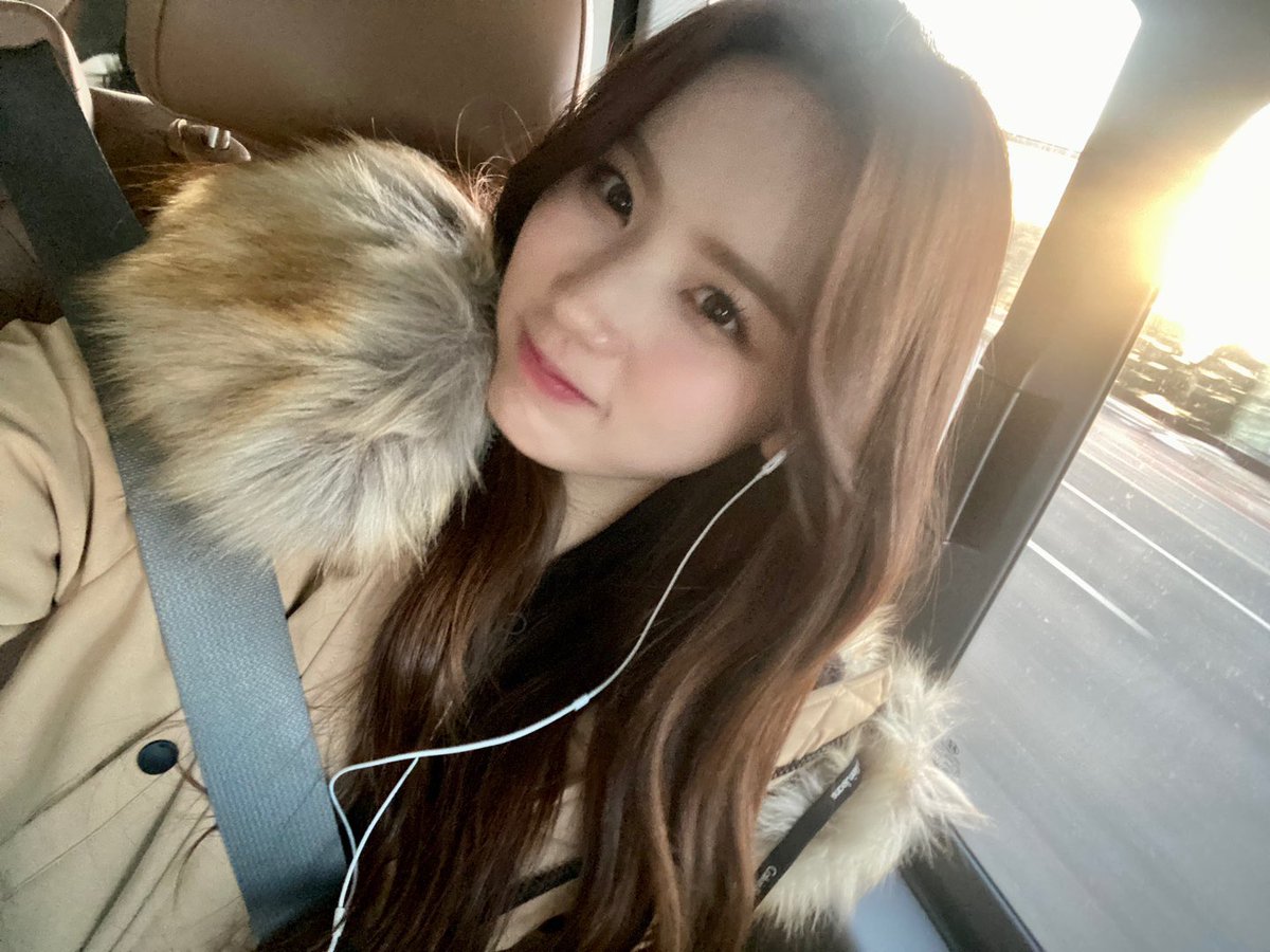 Willing! Good luck this week too!💪😘❤

#JIYOON #지윤 #아이칠린 #ICHILLIN