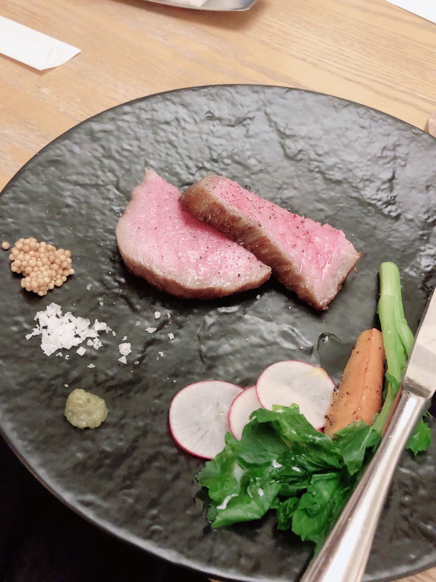 kodure_odekake's tweet photo. 皿にちょこんと乗ったうまい肉を食べに
いや美味しかった🥹🎄
#クリスマス #長岡 #EUNP
#山古志産にいがた和牛 https://t.co/wLsLDLLqDt
