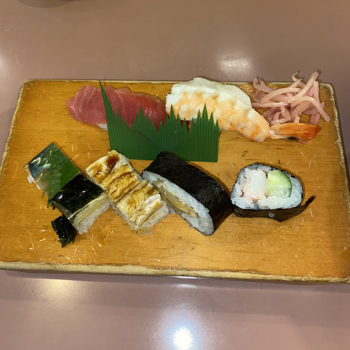 hop_step_jaaaap's tweet photo. 今日は和歌山市の大や食堂さんでランチ😊
年末なので年越しそばとしてカレー蕎麦を食べました😊

お寿司も美味しかったで��😊

ここは夜に来ると、酔い潰れてしまうので、昼に来るようにしましょう😂 https://t.co/pXxkWbanMc