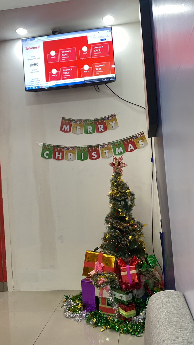 AfriMazlan's tweet photo. NB : tidak merayakan hanya saja lagi bertemakan pohon natal https://t.co/fdIZlUrDQS